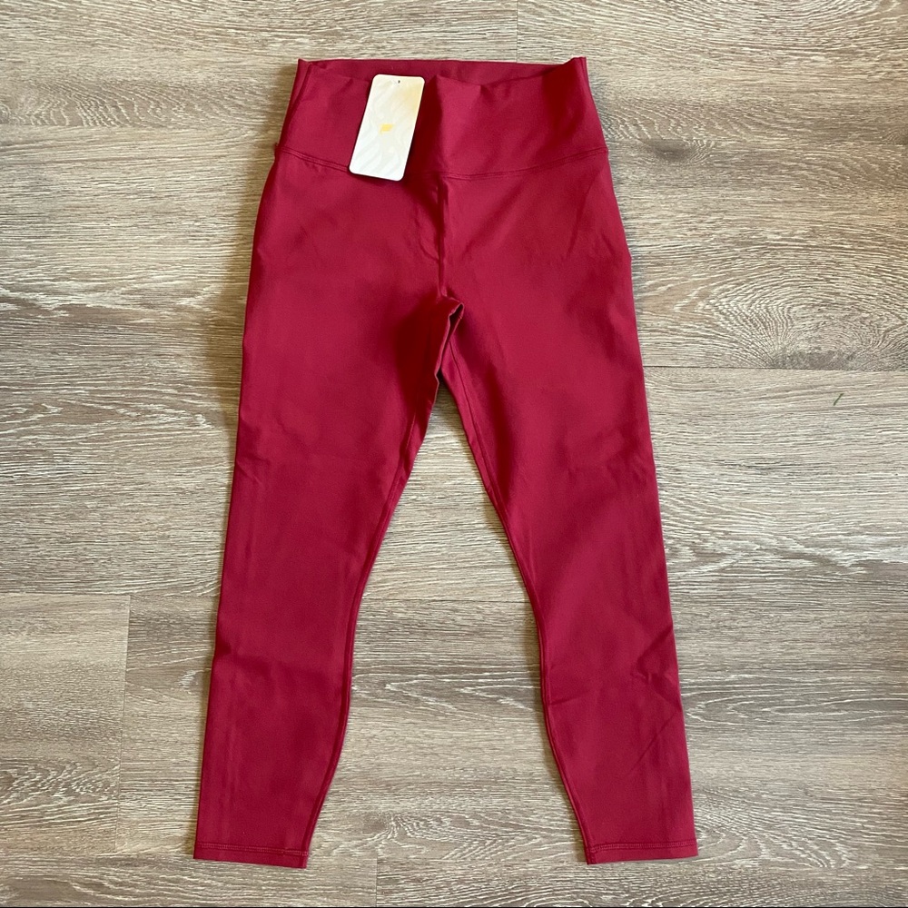 NEW Size Medium Fabletics Leggings